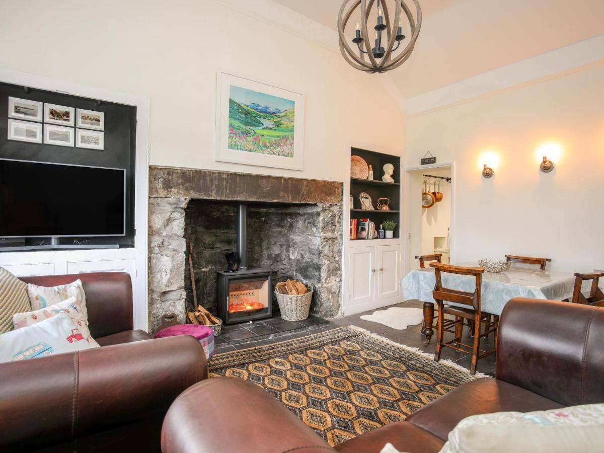 Bodfeurig Farm Cottage Бангор Екстериор снимка