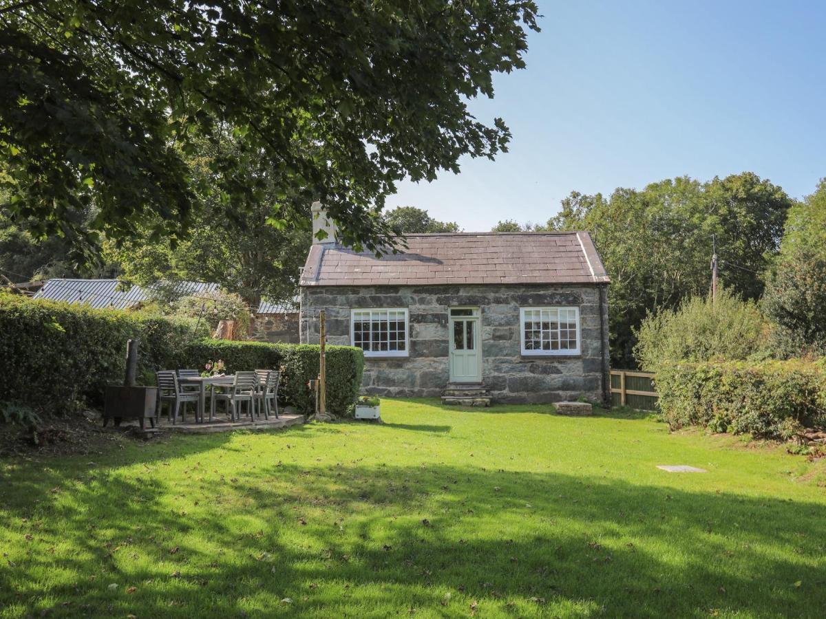 Bodfeurig Farm Cottage Бангор Екстериор снимка