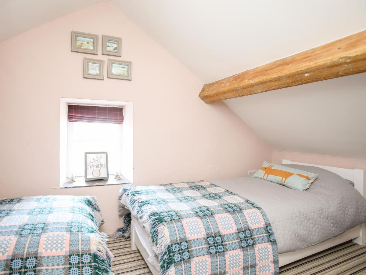 Bodfeurig Farm Cottage Бангор Екстериор снимка